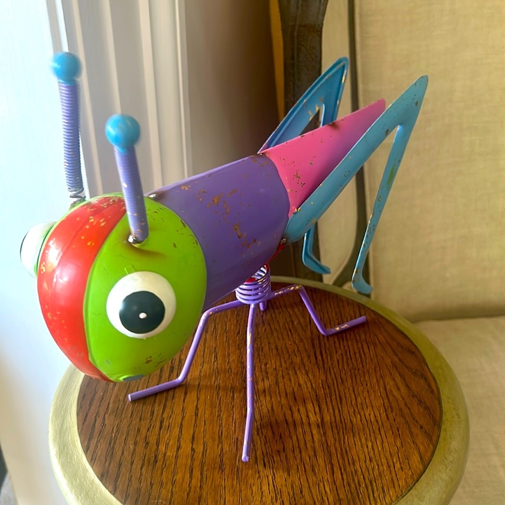 NWT Metal 13” Grasshopper Home Garden Decor